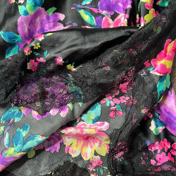 Large floral black lace stripes bow lingerie slip Victoria’s Secret slip - Picture 4 of 7